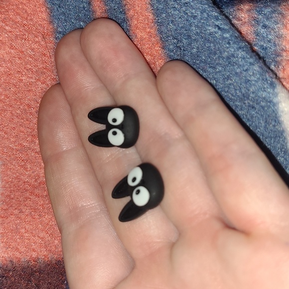 1 PAIR LEFT! Jiji Black Cat Earrings - Picture 8 of 9